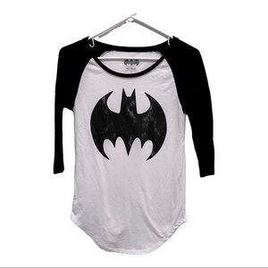 Batman 3/4 sleeve t-shirt. Size small